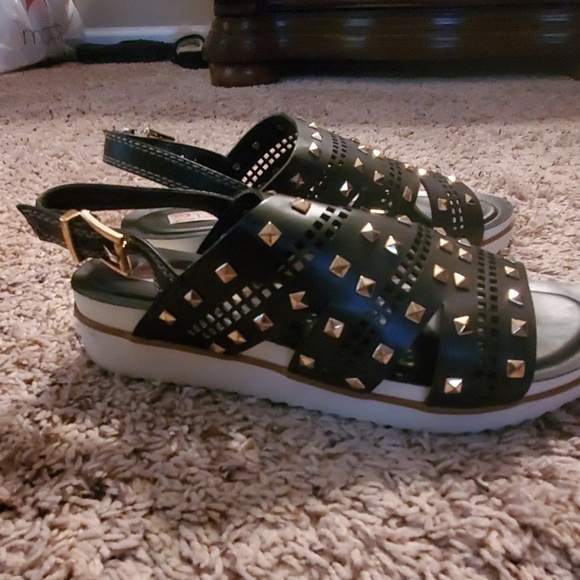 Shoes/ wear once - Picture 1 of 2